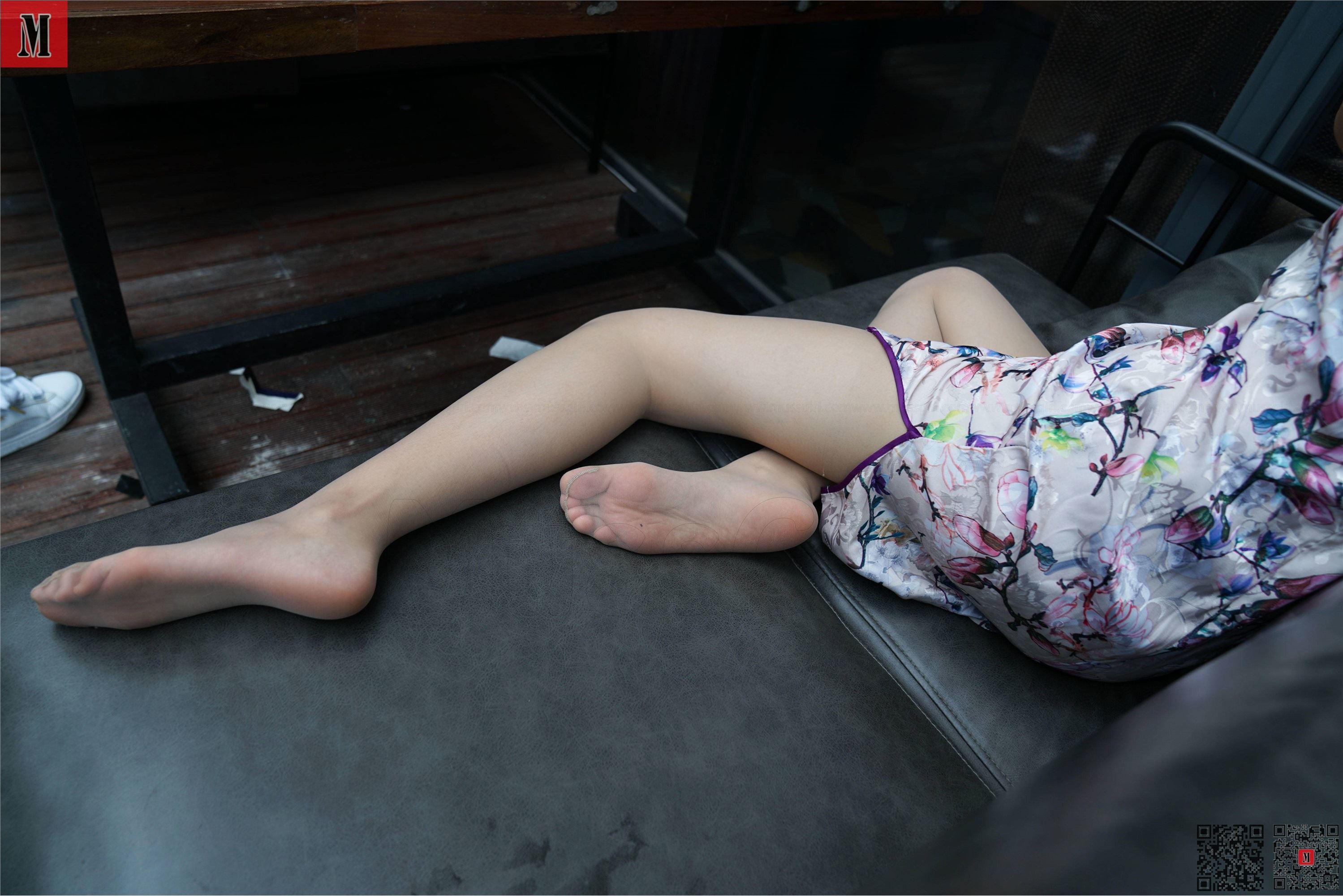 MussGirl慕丝女郎  NO.224 户外碎花旗袍肉丝